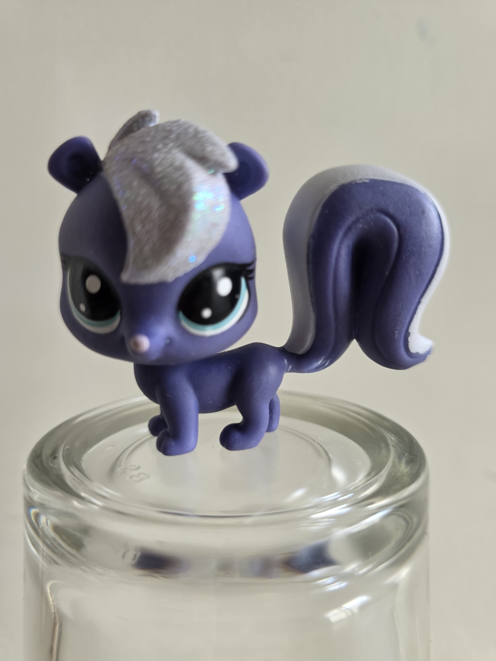 3/$22 Littlest Pet Shop LPS Skunk #2-S18 Amethyst Skunky Purple Sparkle Figure